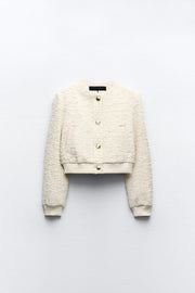 Kurze Bouclé-Jacke mit goldenen Knöpfen