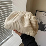 Sabrina - Elegante und funktionelle Handtuchtasche für Frauen