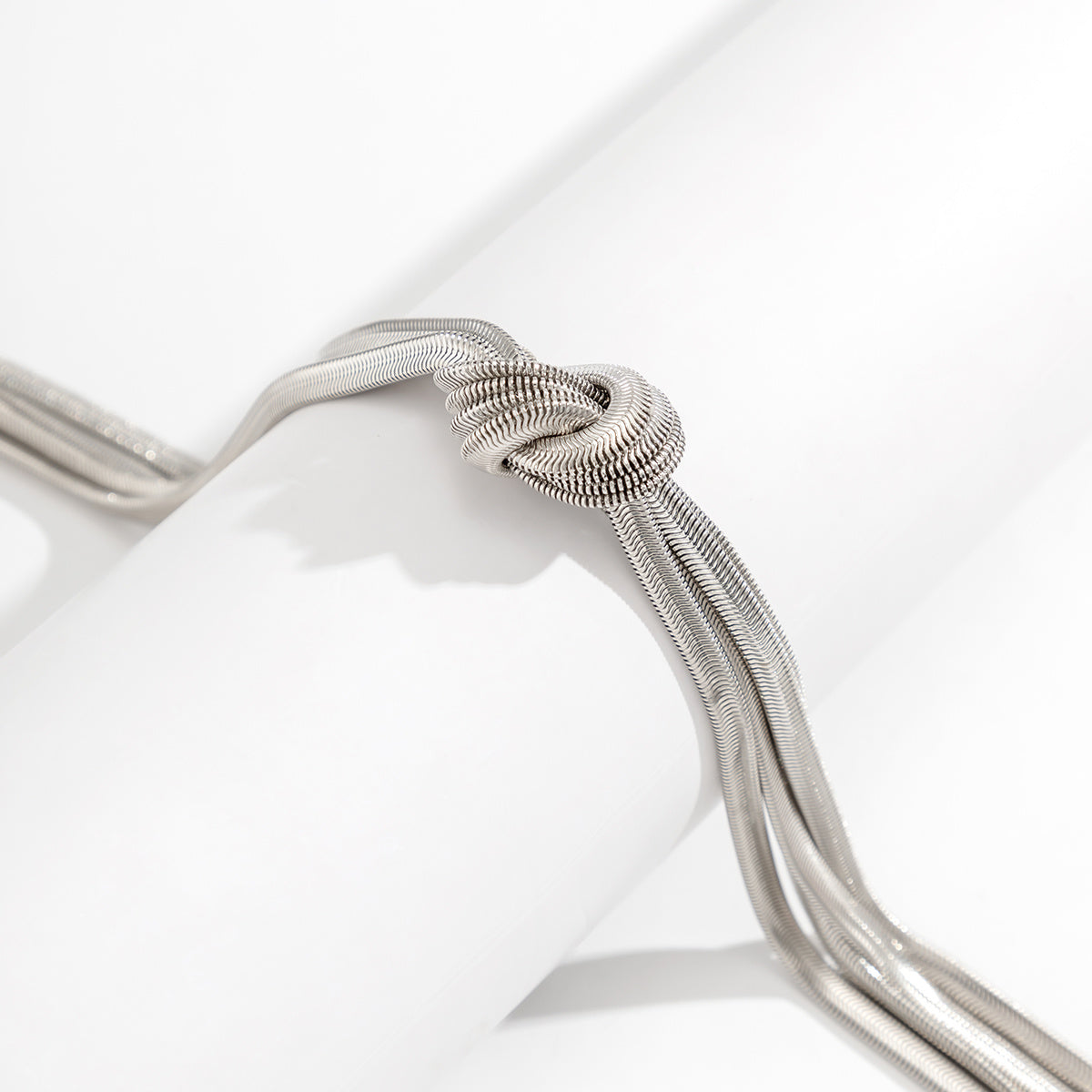 Eliana - Trendige und elegante Knopf-Halskette für Frauen